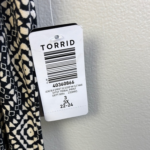 Torrid Black and White Dolman Sleeve Maxi Dress - Picture 5 of 6